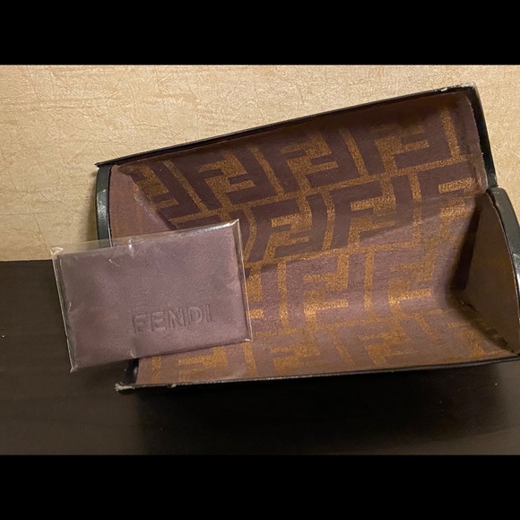 Fendi Sunglasses - Picture 7 of 7